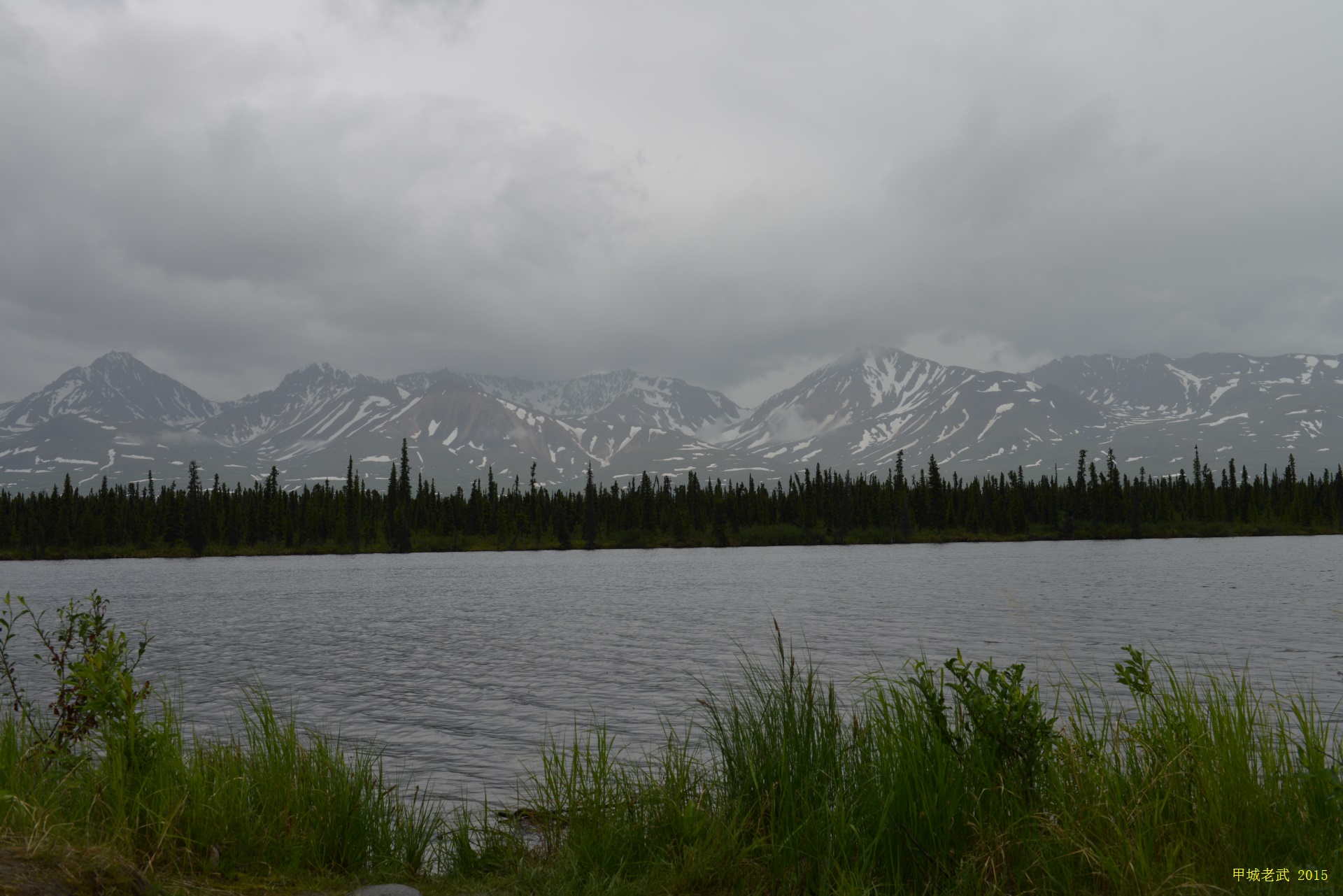 The river and mountains in Kalkeetna