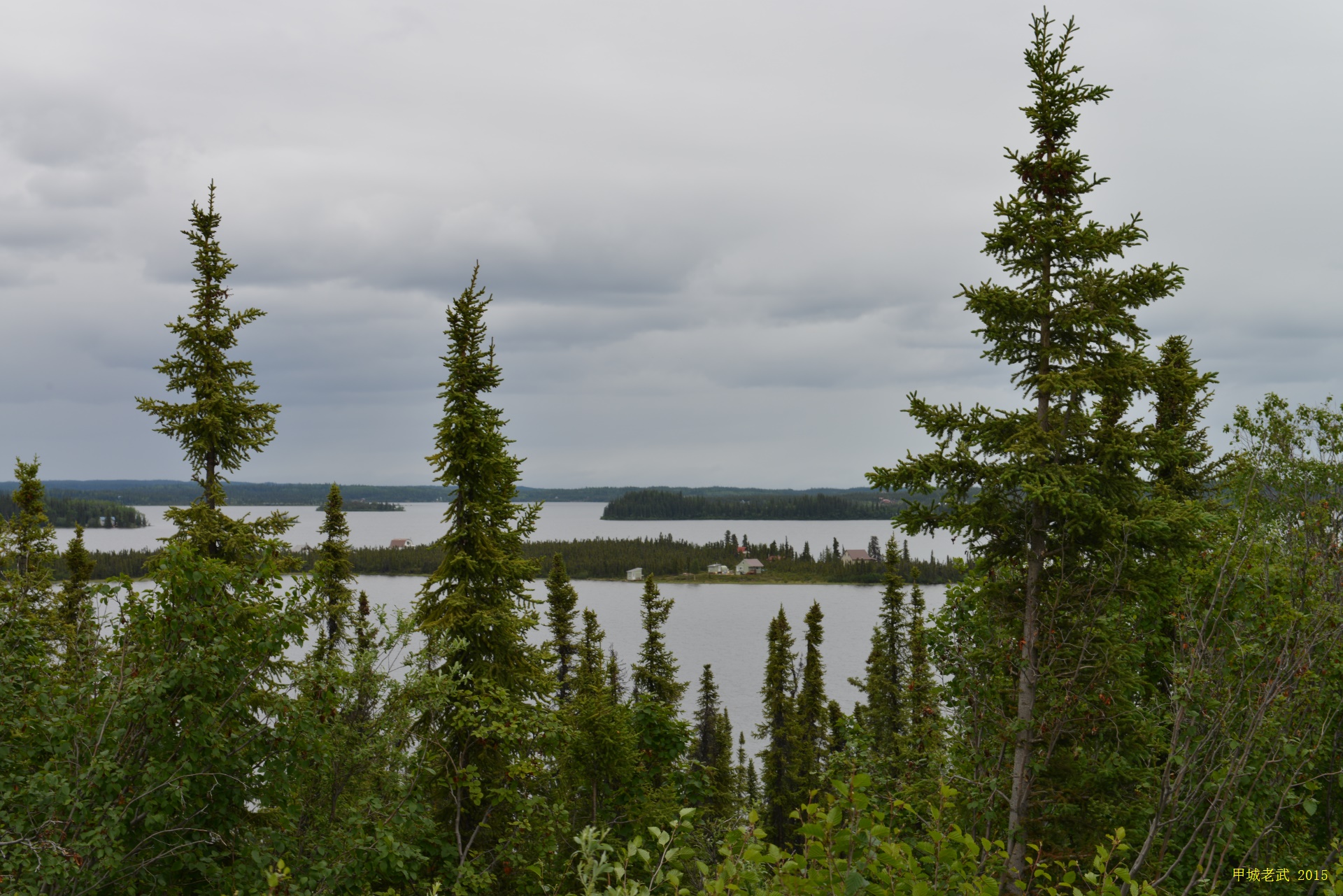 The river and mountains in Kalkeetna