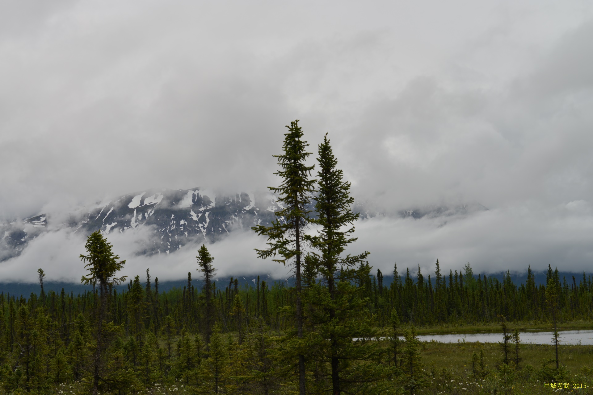 The river and mountains in Kalkeetna