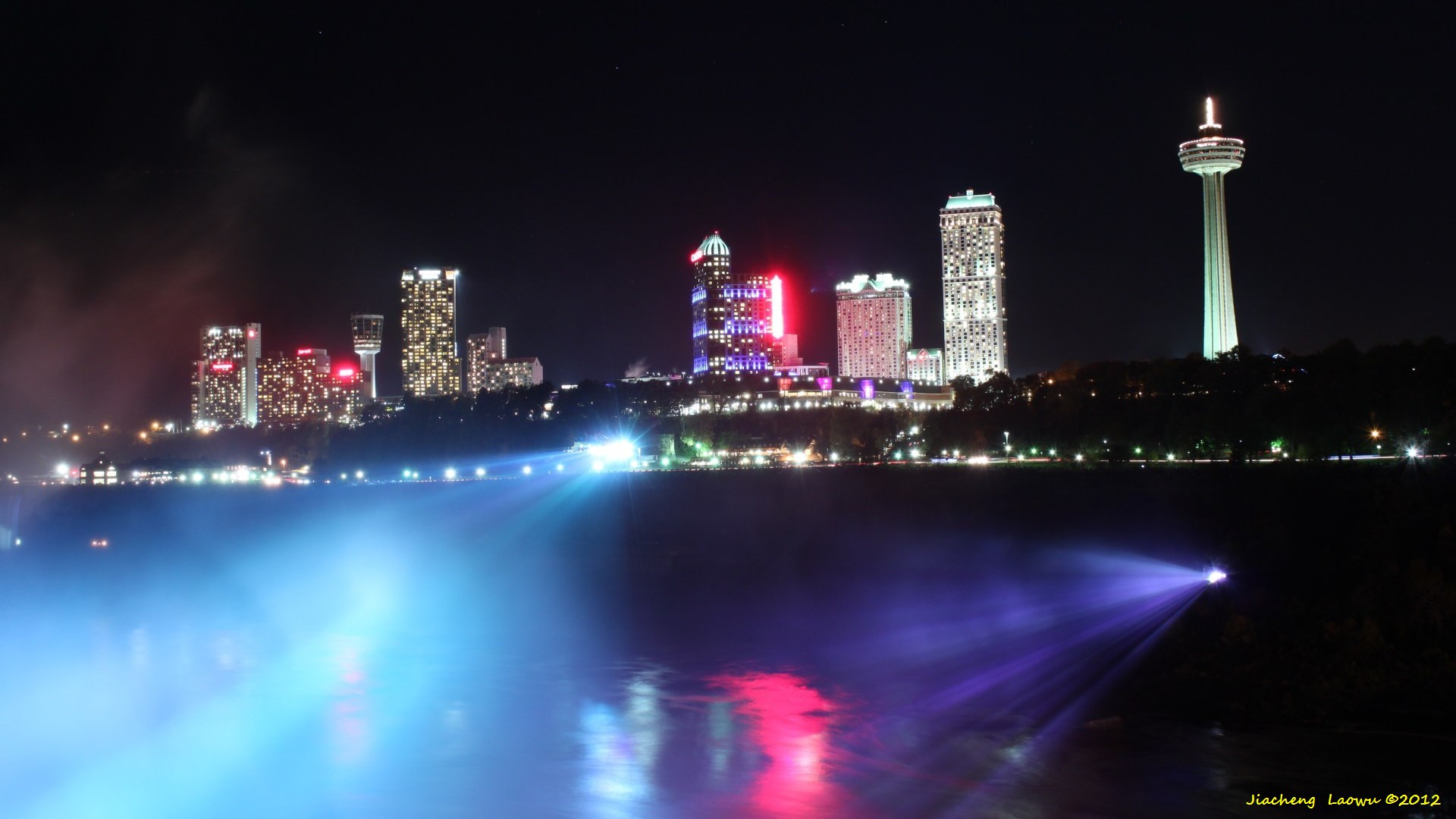 Canadian Niagra under color light