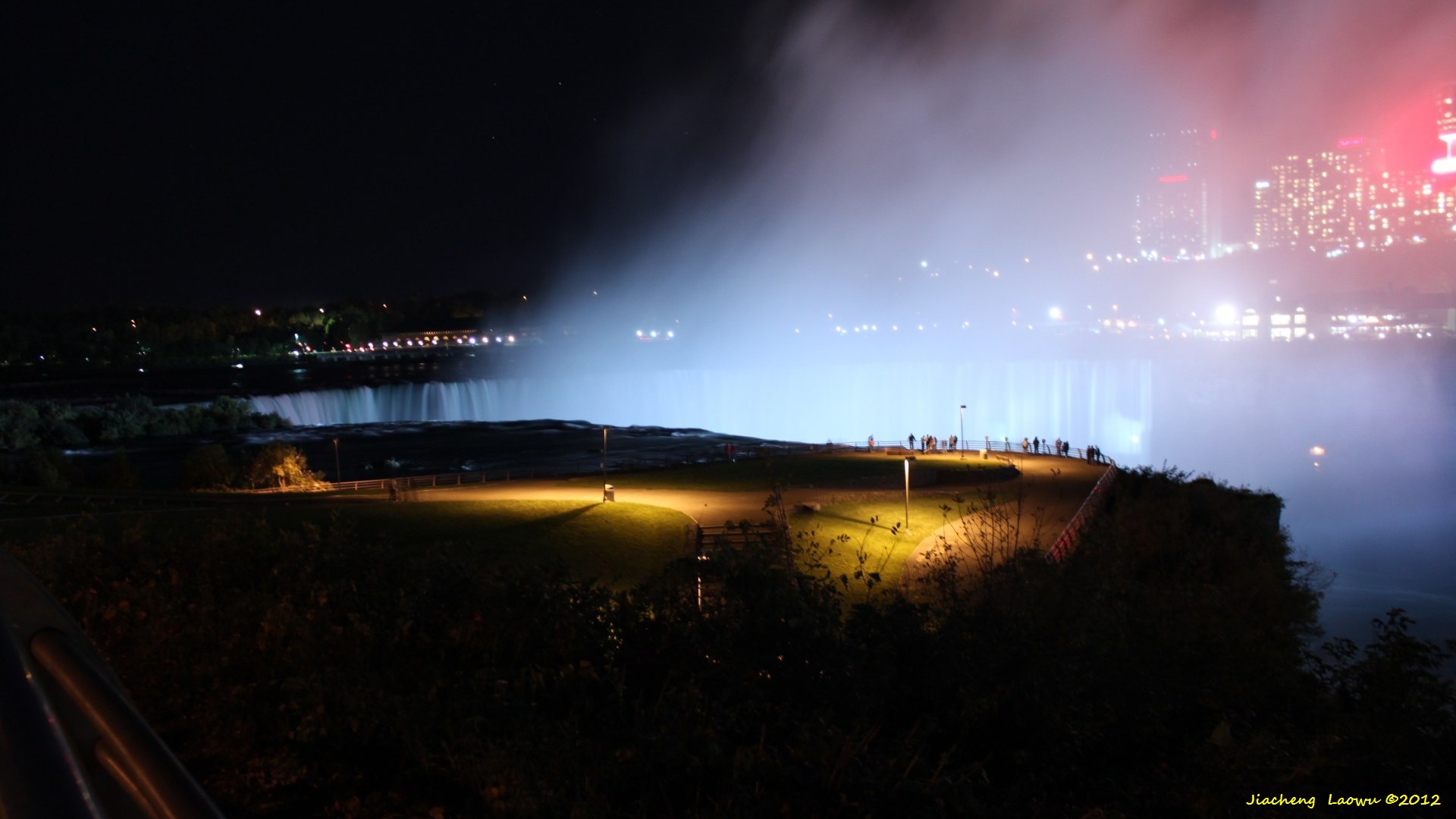 Horseshoe Fall under the night